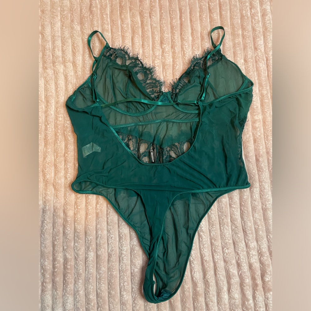 PLT Emerald Green Lingerie - Picture 2 of 3